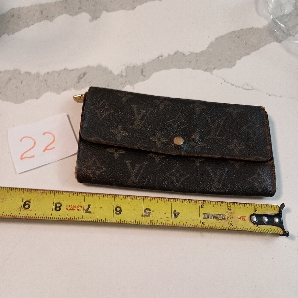 Authentic Vintage Louis Vuitton Monogram Sarah long Wallet - Picture 14 of 15